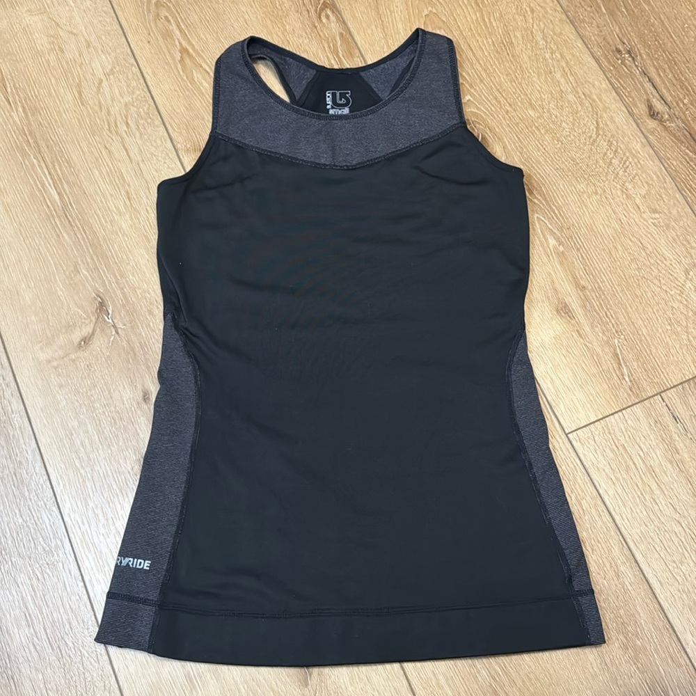 Burton base layer. Women’s dry ride tank. Size small.